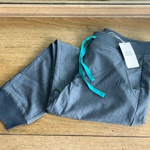 Brand New with Tags! FIGS petite Zamora joggers in graphite